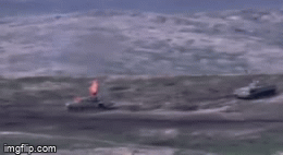 Ngoài ra Azerbaijan cũng chịu thêm tổn thất nghiêm trọng về lực lượng không quân. Cụ thể, sau 2 ngày đụng độ với Armenia, Không quân Azerbaijan đã bị bắn rơi 4 trực thăng, 1 máy bay quân sự. Kế hoạch chuyển lính dù đến vùng ly khai Nagorno-Karabakh và thực hiện các cuộc tấn công bằng pháo binh của Azerbaijan cũng coi như đã “phá sản” hoàn toàn.