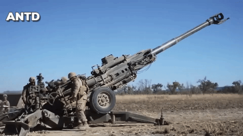 Hàng loạt lựu pháo M777 đã được liên quân điều đến đông bắc Syria từ đầu tháng 4 đến nay. Đây là đợt triển khai vũ khí hạng nặng thứ hai của liên minh quân sự do Mỹ đứng đầu tại Đông Bắc Syria từ đầu năm 2020.