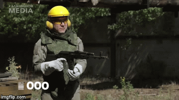 Mới đây, đơn vị sản xuất dòng súng AK huyền thoại Kalashnikov vừa công bố một đoạn video thử độ bền và sức mạnh của khẩu AK-74M. Video được đăng tải công khai trên Youtube đã nhanh chóng thu hút sự chú ý tại Nga và giới quan sát quốc tế.