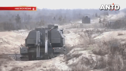 Với cỡ nòng 152km, bắn những quả đạn pháo lớn để có khả năng bắn chính xác là cực kỳ khó. Điều này đòi hỏi hệ thống ngắm bắn với những tính toán phải chính xác.