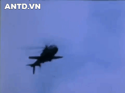  AH-56 Cheyenne ra đời do yêu cầu của quân đội Mỹ cần một loại trực thăng chiến đấu tốc độ cao để cơ động nhanh trên chiến trường. Dự án này được khởi nguồn vào thập niên 1960.