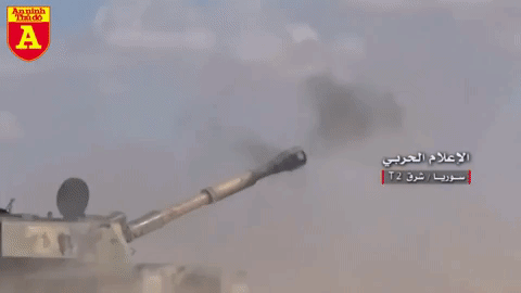 Việc dựa vào lực lượng an ninh tư nhân và các nhóm dân quân để lấp đầy khoảng trống đã khiến hệ thống chỉ huy của quân đội Syria không mấy hiệu quả, bởi các nhóm này hoạt động độc lập, không nhận lệnh của các sĩ quan SAA. 