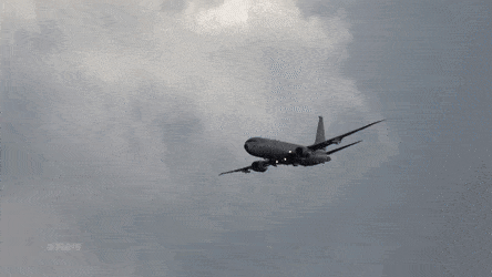 Mặc dù Nga đã triển khai hệ thống tên lửa phòng không S-300V4 và S-400 Triumf dày đặc quanh những cơ sở quân sự của mình, nhưng chúng không thể bảo đảm an toàn cho các căn cứ trên.