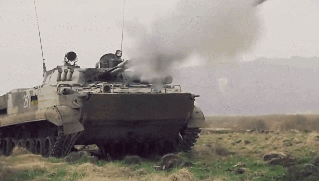 Thông tin ban đầu cho thấy một binh sĩ Nga lái xe BMP-3 đã bị khống chế và nhiều bằng chứng cho thấy anh này trong tình trạng say rượu.