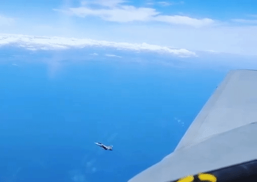 Máy bay chiến đấu JAS-39 Gripen của không quân Thụy Điển - phương tiện chiến đấu vẫn được Bộ Quốc phòng nước này gọi là "kẻ hủy diệt" đối với tiêm kích Su-30, Su-35 và thậm chí là Su-57 của Nga.