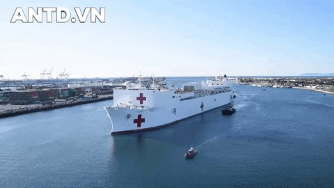 Trong cuộc họp báo ngày 21/4, Thống đốc bang New York Andrew Cuomo nói rằng việc tàu bệnh viện USNS Comfort đến hỗ trợ bang chiến đấu với đại dịch COVID-19 là rất đáng giá, ngay cả khi nhu cầu về giường bệnh trên tàu không đạt đến mức dự kiến, Navy Times đưa tin.