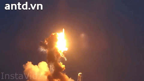 Theo chuyên gia Sebastien Roble của tạp chí The National Interest, TOS-1A không có đối thủ cạnh tranh trong kho vũ trang của phương Tây.