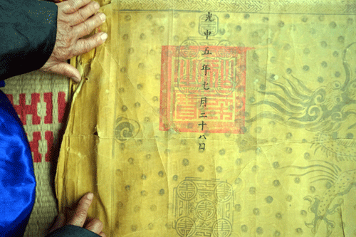 Tấm sắc phong quý giá của Hoàng đế Quang Trung.