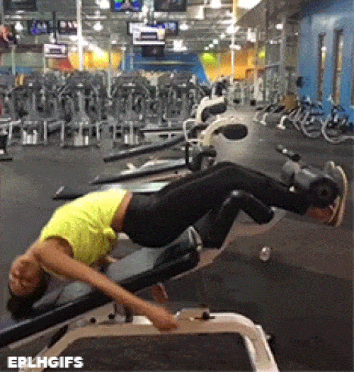 Tập gym cũng phải tạo dáng chứ.