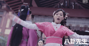 Trong phim, khán giả nhiều lần chứng kiến cảnh phim tương tự.