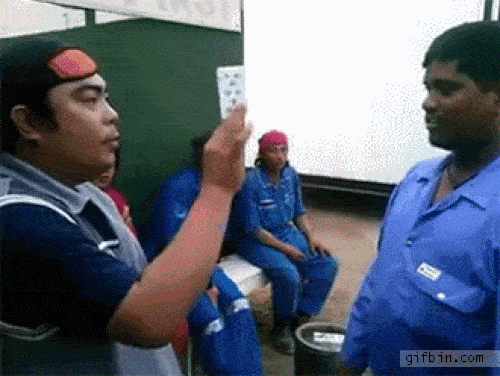 Wow, ông anh làm ảo thuật giỏi quá.