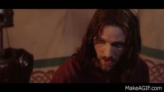The Return of the King: Trong tập cuối seri Lord of the Rings của đạo diễn Peter Jackson, có cảnh Aragon nhờ đến trợ giúp của đội quân người chết Army of the Dead. Họ mạnh đến nỗi chỉ cần nhắc tên trời đất sẽ nổi gió. Có lẽ đội ngũ đạo cụ đã tính toán sai sức gió của chiếc quạt dùng trong cảnh phim khi nó hất đổ cả bộ áo giáp.