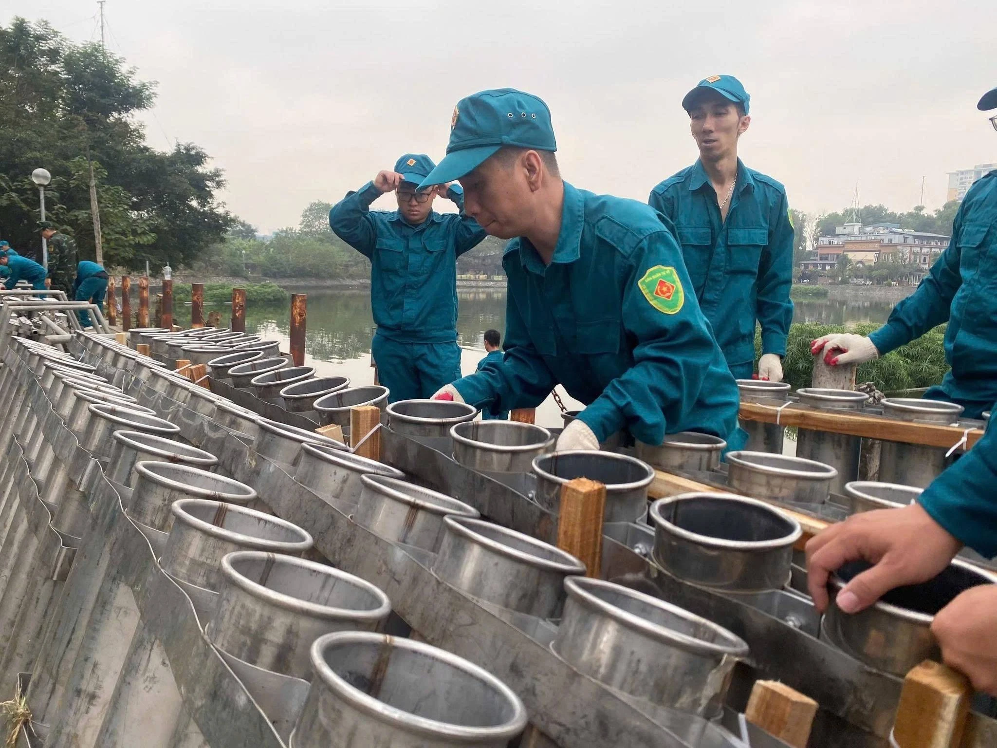 Cận cảnh các trận địa pháo hoa ở Hà Nội chào năm mới 2026 