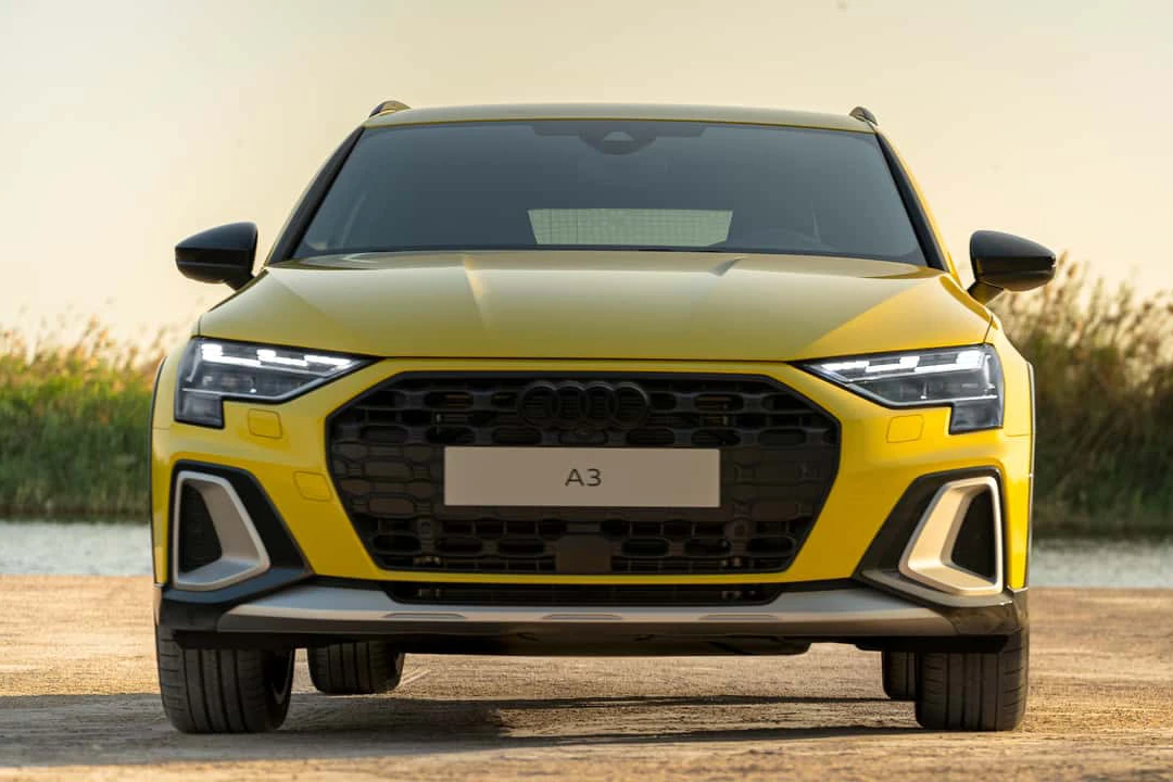 Audi A3 2025 thêm bản gầm cao từ 960 triệu đồng có gì hay?