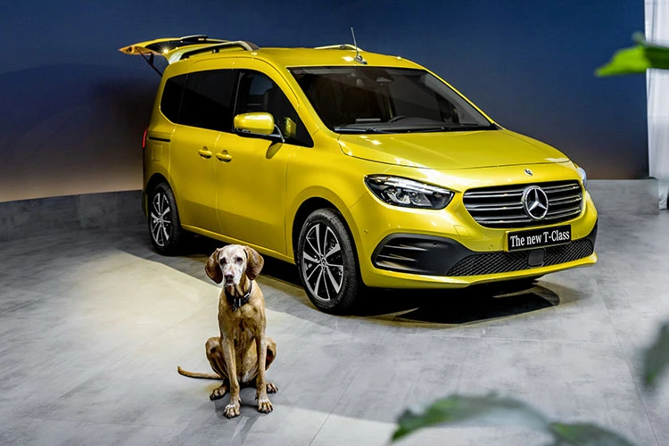 "Soi" MPV hạng sang Mercedes-Benz T-Class 2023 hơn 32.000 USD