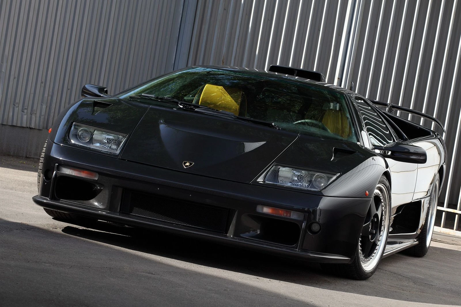“Siêu bò già” Lamborghini Diablo GT 1990 thét giá 16 tỷ