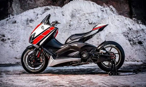 Xe ga Yamaha TMAX “nhái” siêu môtô YZF-R1 cực độc