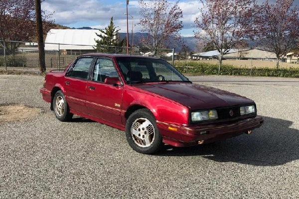 Sau 14 năm "gạ mua" mới tậu được chiếc xe Pontiac mơ ước