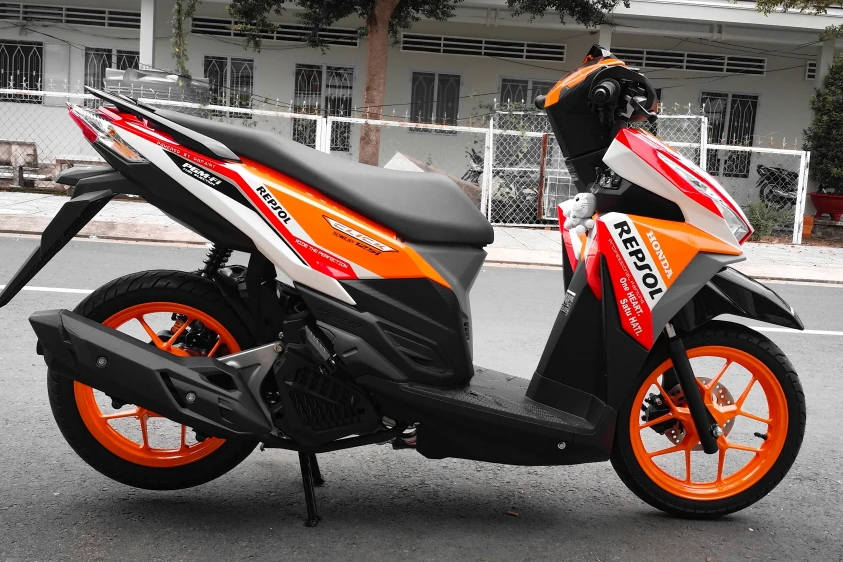 Honda Click 125i “siêu đẹp” trong dàn tem đấu Repsol