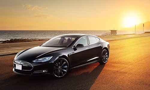 Xem siêu xe điện Tesla Model S trổ tài lội nước