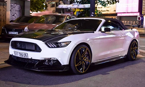 Dân chơi xe cơ bắp Ford Mustang "tụ hội" ở Sài Gòn