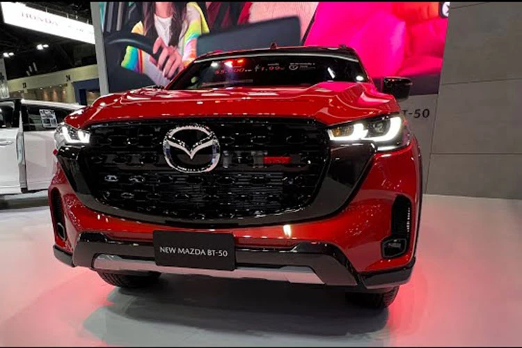 Mazda BT-50 2025 từ 570 triệu - 1,01 tỷ sắp về Việt Nam