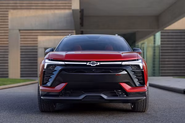 Chevrolet Blazer EV 2023 có gì để cạnh tranh VinFast VF8 của Việt Nam?