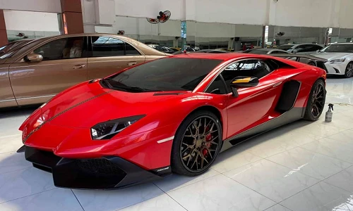 Lamborghini Aventador độ 50º Anniversario thay áo mới đón Tết