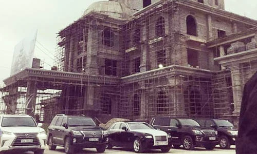 Dàn siêu xe sang trăm tỷ rước dâu tại Ninh Bình