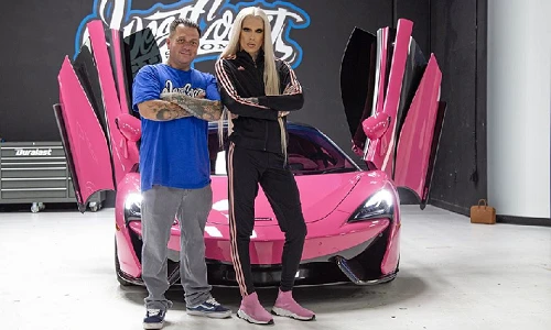 Siêu xe McLaren 570S Spider “toàn màu hồng” của Jeffree Star