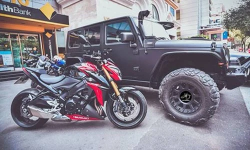 Suzuki GSX-S1000 chính hãng lăn bánh tại Đà Thành