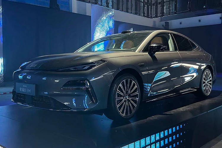 Geely ra mắt sedan Galaxy Starshine 8 mới, liệu có về Việt Nam?