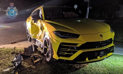 Tên trộm 14 tuổi cướp Subaru rồi đâm vào Lamborghini Urus