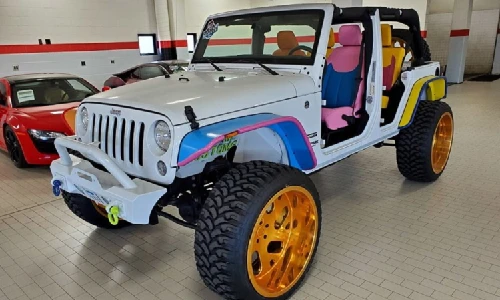 Dân chơi chi 2 tỷ đồng độ Jeep Wrangler màu mè nhất thế giới