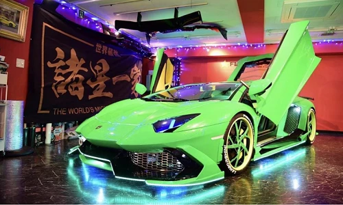 Lamborghini Aventador 50th Anniversario độ “dị” nhất thế giới