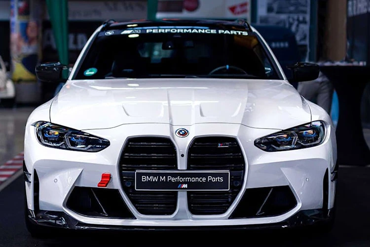 BMW ra mắt chi tiết độ M Performance "siêu ngầu" cho M3 Touring