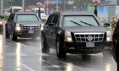 Cadillac One của Tổng thống Trump lăn bánh tại Đà Nẵng