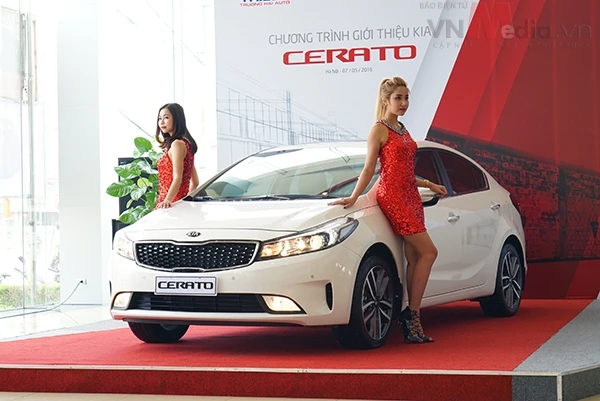 "Soi" Kia Cerato 2016 giá 639 triệu đồng tại Hà Nội