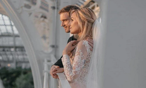 Ngắm bộ ảnh cưới đẹp lung linh của YouTuber - PewDiePie