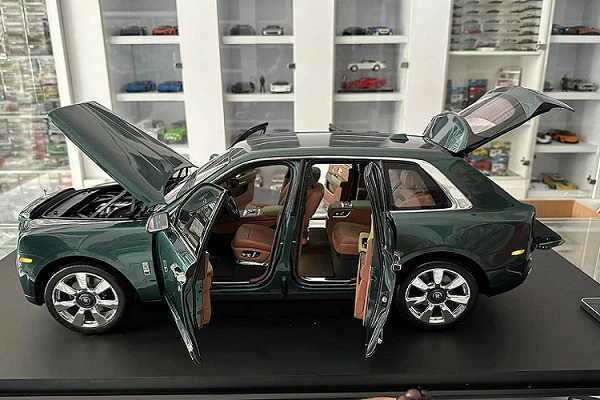 Rolls-Royce Cullinan "đồ chơi" tại Việt Nam hơn 1 tỷ, đắt ngang Toyota Camry