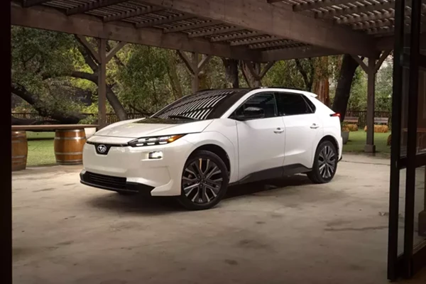 Cận cảnh Subaru Solterra 2026 "anh em song sinh" của Toyota bZ4X