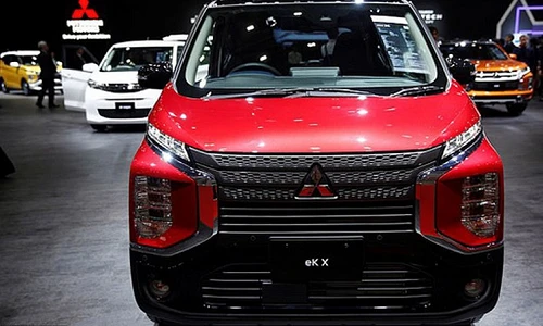 Xe ôtô Mitsubishi tự gọi cấp cứu khi lái xe gặp sự cố