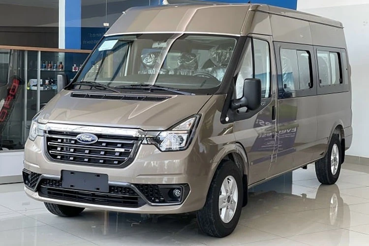 Ford Transit 2022 từ 845 triệu tại Việt Nam, “con gà đẻ trứng vàng”