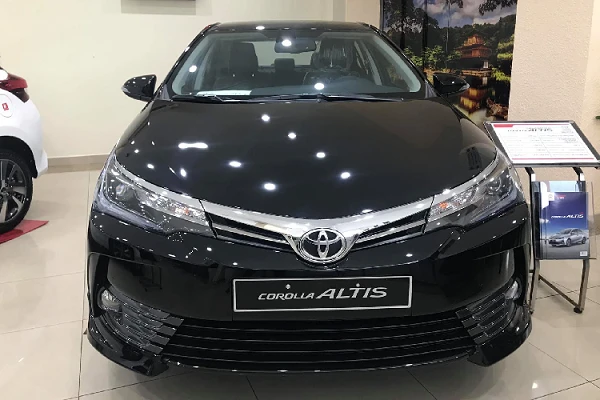 Toyota Corolla Altis "xả hàng", giảm gần 200 triệu tại Việt Nam