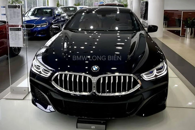Cận cảnh BMW 8-Series 2022 chính hãng hơn 6,7 tỷ đồng tại Việt Nam