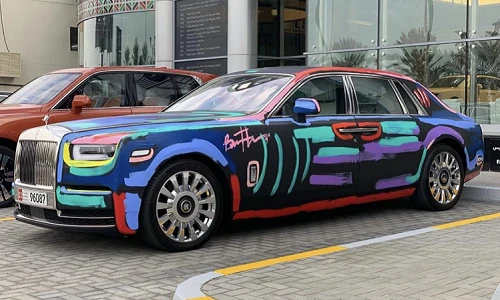 Xe siêu sang Rolls-Royce Phantom VIII "vẽ bẩn" nhưng cực độc