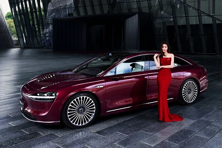 Huawei & BAIC ra mắt Stelato S9 EREV 2025 "giá mềm" hơn