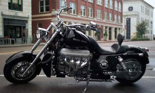 10 môtô “hàng khủng” sở hữu động cơ ôtô