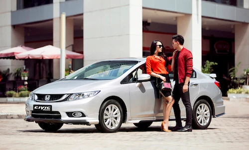 Trai tài, gái sắc cuốn hút bên Honda Civic Modulo