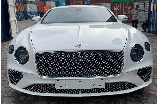 Xe Bentley Continental gần 20 tỷ "mua bánh khoai" tận Thái Nguyên